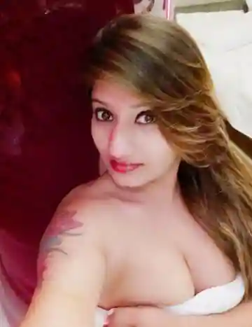 Call Girls in Vadodara - Dimple